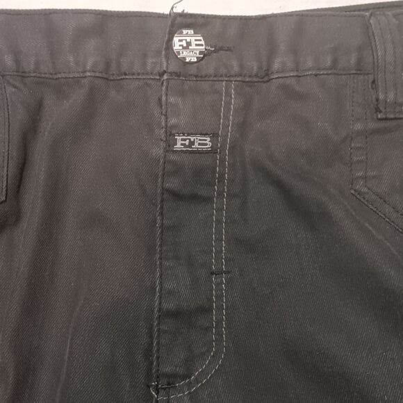 The FB Fubu Black Denim Cargo Jeans Embroidered Pockets Men's Size 42x30 - Picture 7 of 11